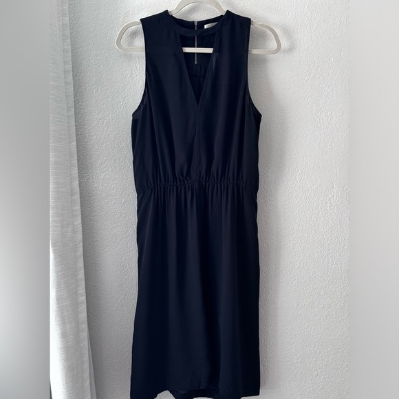 A.L.C 100% Silk Kenyatta Dress Sleeveless Cutout V-Neck Cinched Waist Size 8 - Picture 2 of 12